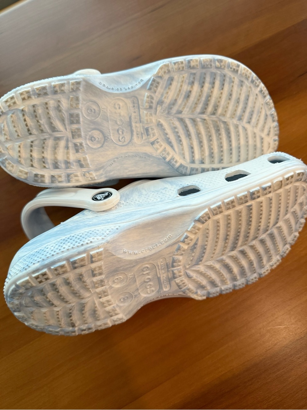 Crocs Classic Marbled Clog White Blue Women’s 8 Men’s 6 - Picture 5 of 5